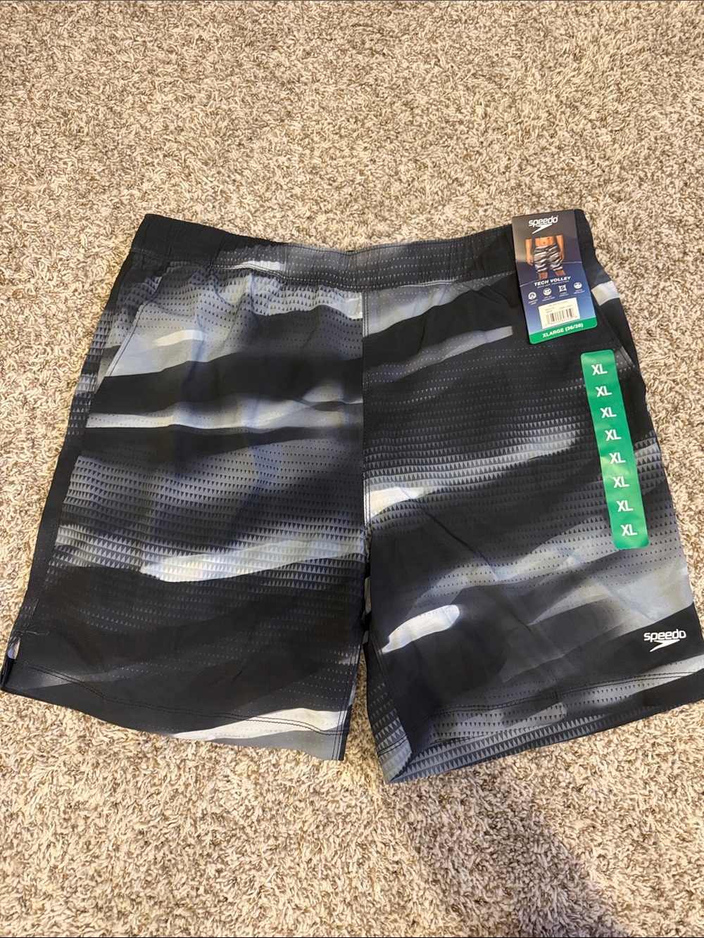 Speedo Men's Black and Gray Wave-Pattern Swim Trunks